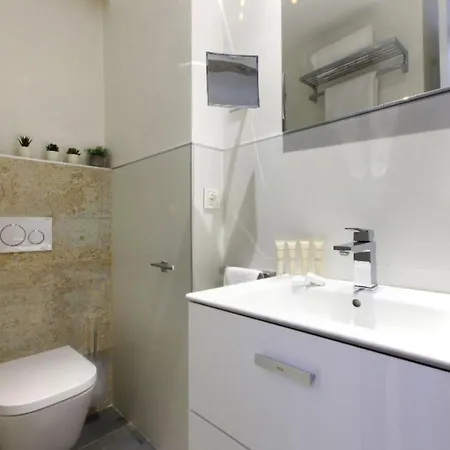 Apartamento Precioso Con Vistas Al Mar Y Piscinas